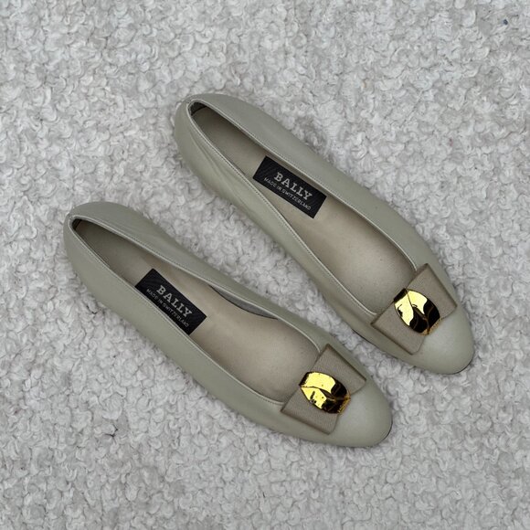 Bally Made in Switzerland Cream Leather Flats | Gold Bow Detail | Size 6 - Picture 2 of 5